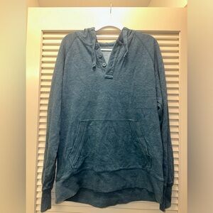 Medium quarter button pull over